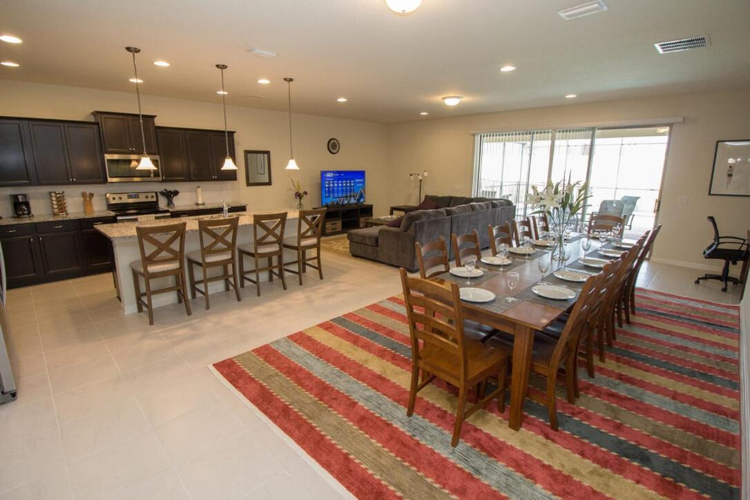 Large Luxury Pool Kissimmee