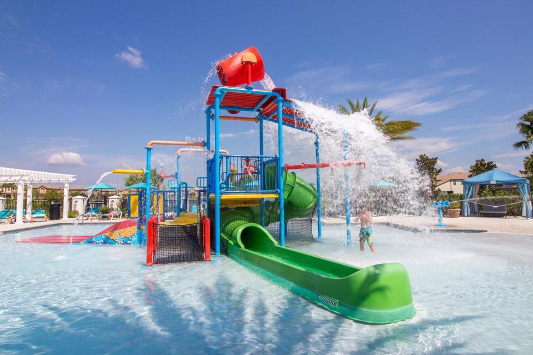 Large Luxury Pool Kissimmee