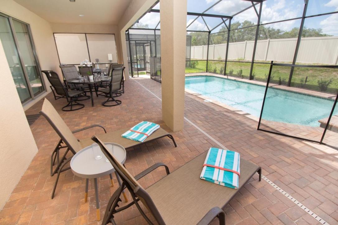 Large Luxury Pool Kissimmee
