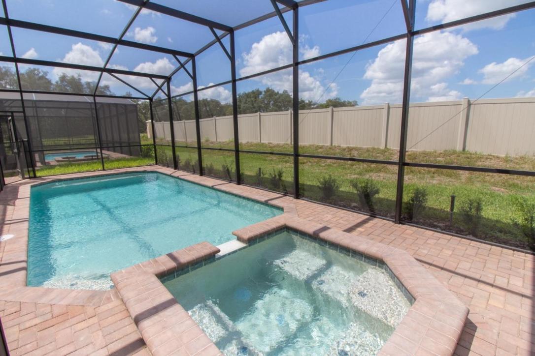 Large Luxury Pool Kissimmee
